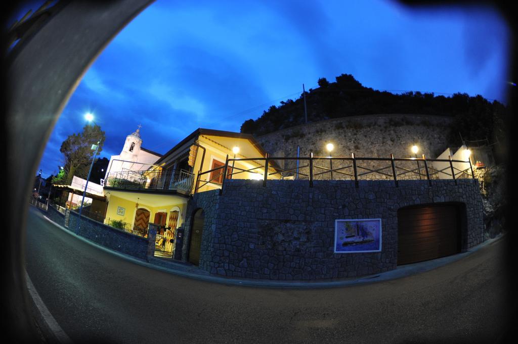 フローレ La Mela Blu Bed & Breakfast エクステリア 写真