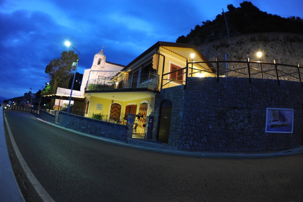 フローレ La Mela Blu Bed & Breakfast エクステリア 写真