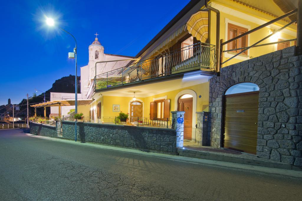 フローレ La Mela Blu Bed & Breakfast エクステリア 写真