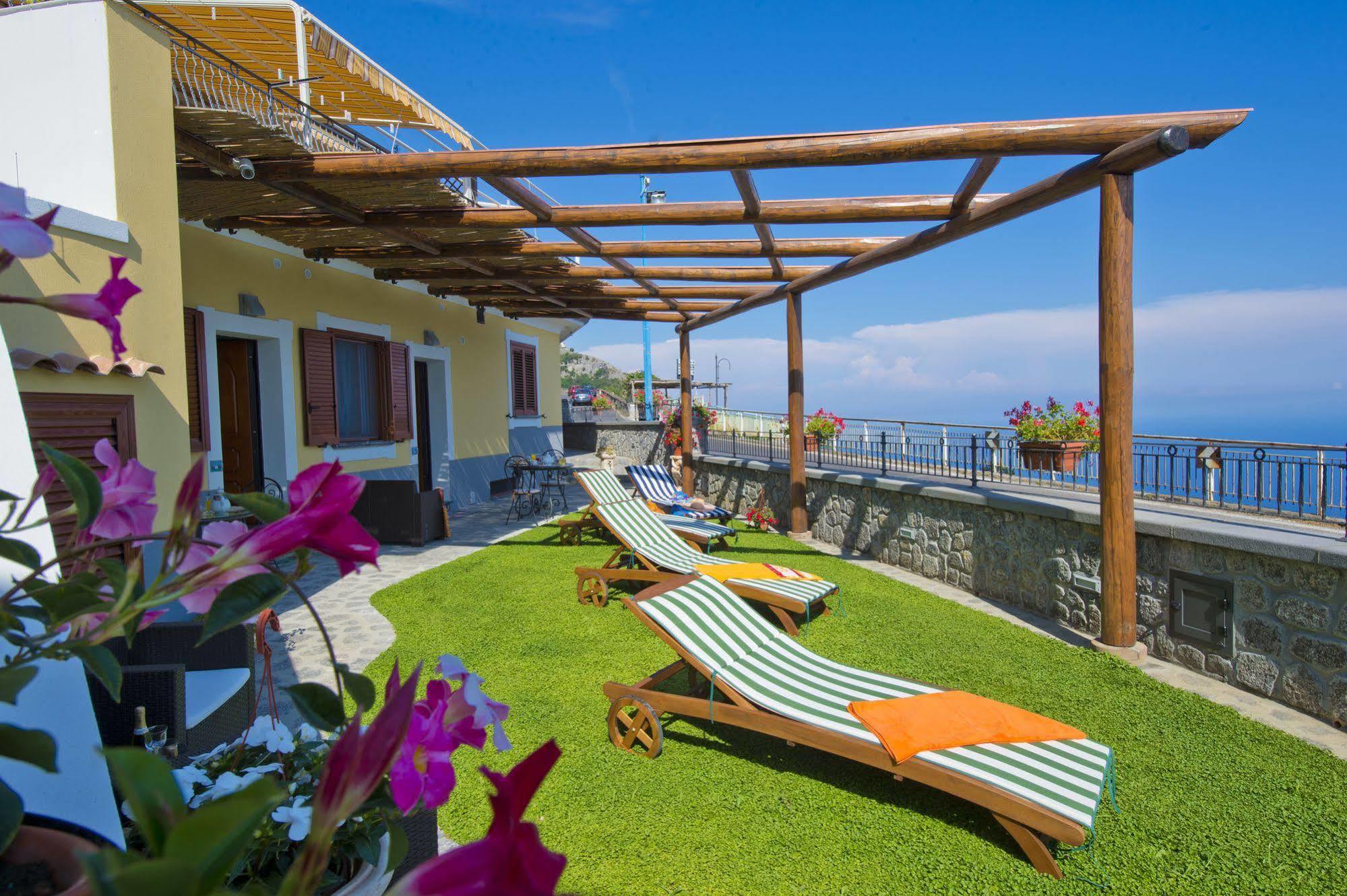 フローレ La Mela Blu Bed & Breakfast エクステリア 写真
