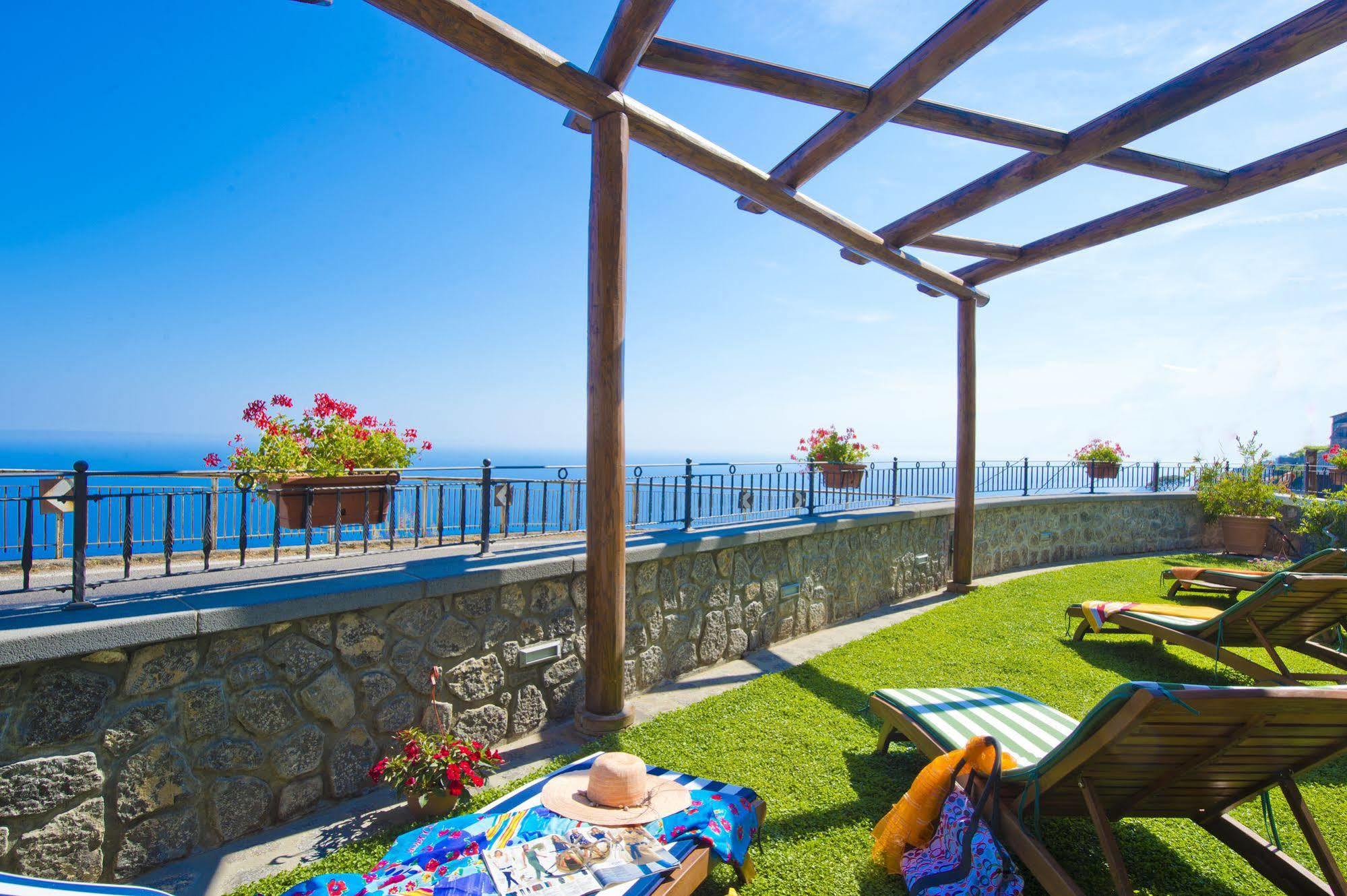 フローレ La Mela Blu Bed & Breakfast エクステリア 写真