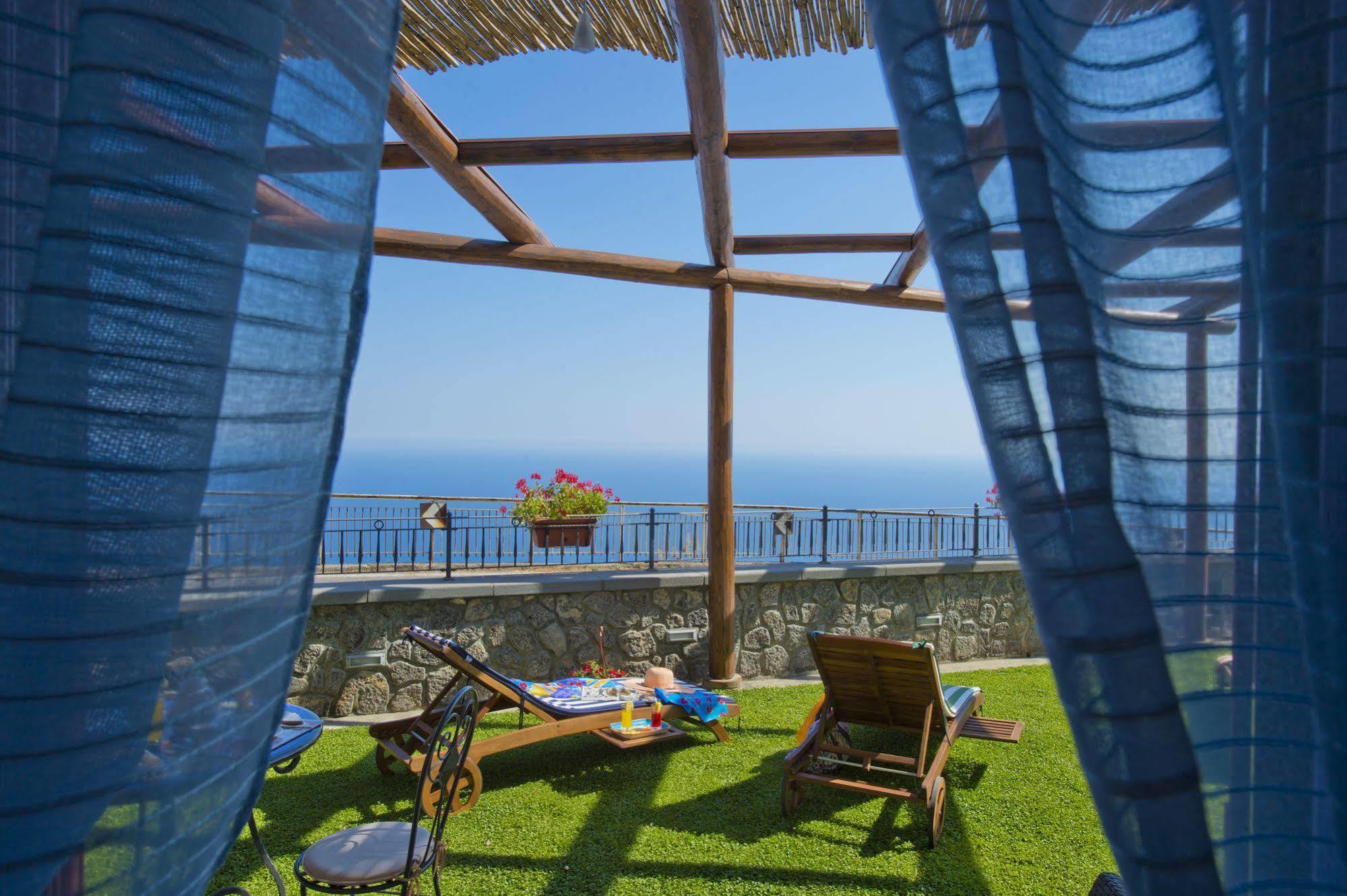 フローレ La Mela Blu Bed & Breakfast エクステリア 写真