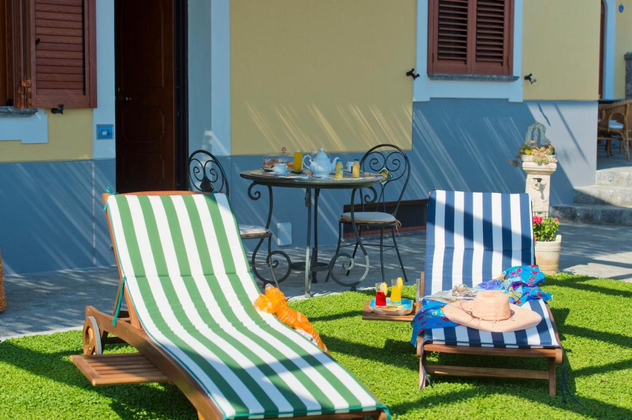 フローレ La Mela Blu Bed & Breakfast エクステリア 写真